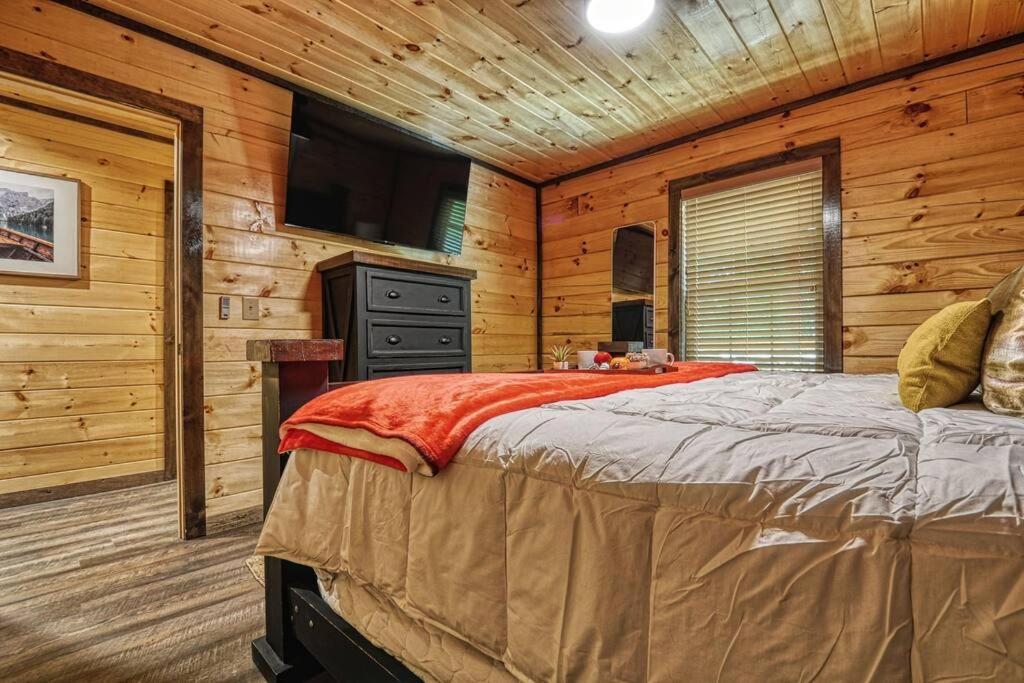 Adventure Retreat/Cabin/Pool+Hot Tub/Game Room+Theater Sevierville Kültér fotó