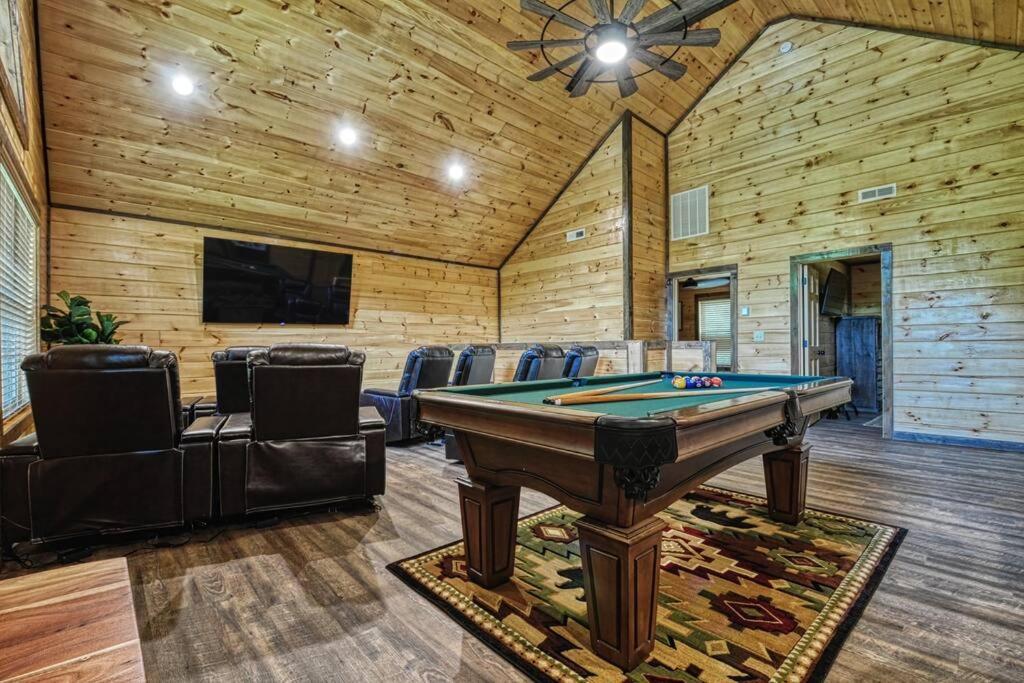 Adventure Retreat/Cabin/Pool+Hot Tub/Game Room+Theater Sevierville Kültér fotó