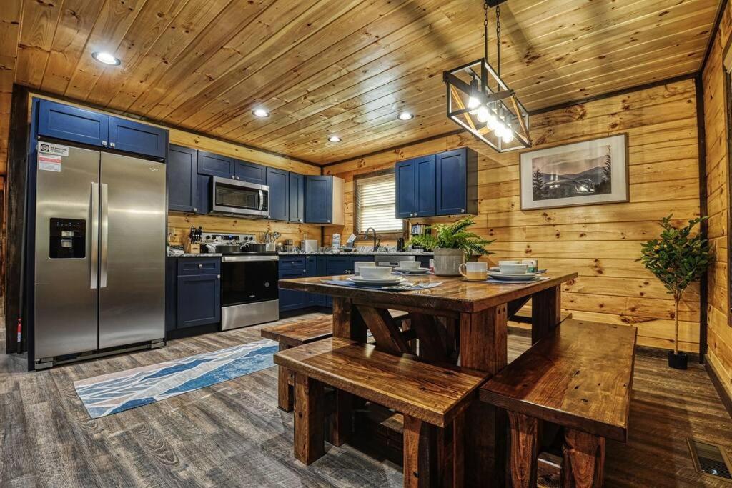 Adventure Retreat/Cabin/Pool+Hot Tub/Game Room+Theater Sevierville Kültér fotó