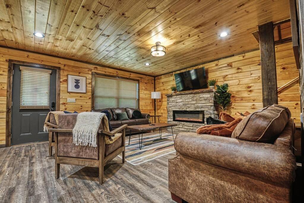 Adventure Retreat/Cabin/Pool+Hot Tub/Game Room+Theater Sevierville Kültér fotó