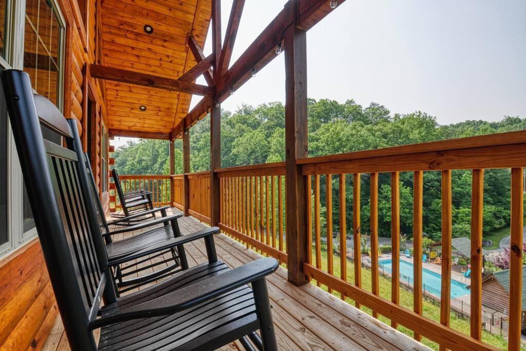 Adventure Retreat/Cabin/Pool+Hot Tub/Game Room+Theater Sevierville Kültér fotó