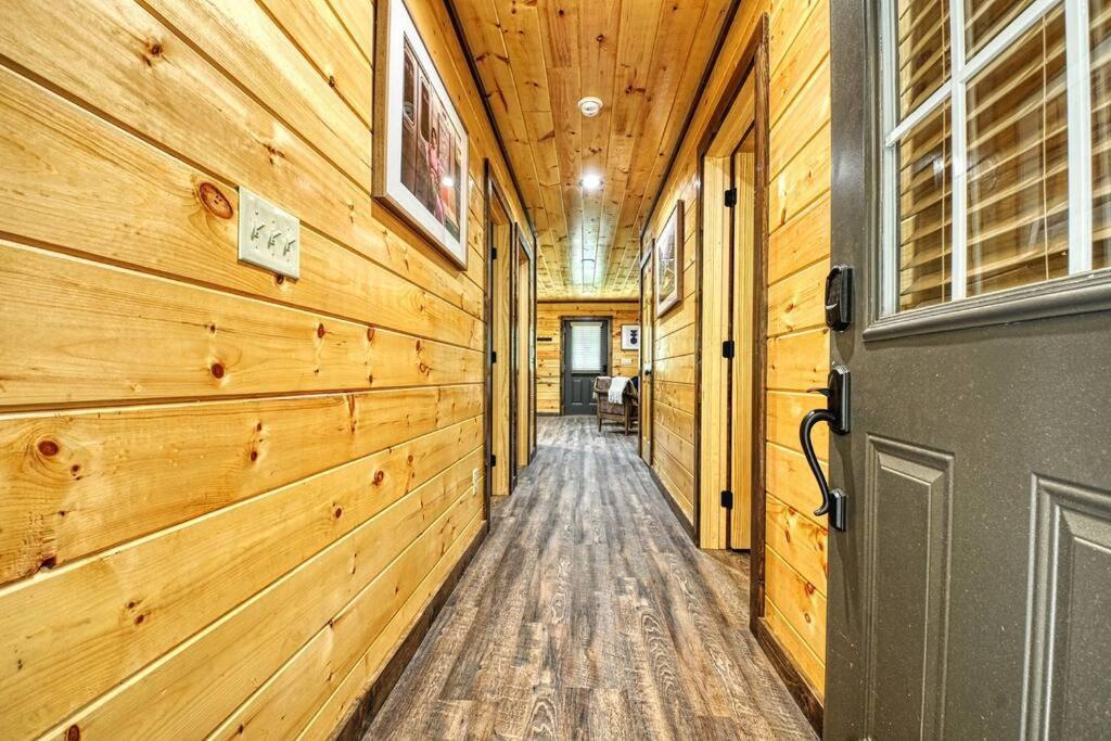 Adventure Retreat/Cabin/Pool+Hot Tub/Game Room+Theater Sevierville Kültér fotó