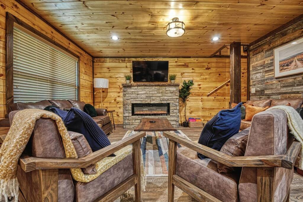 Adventure Retreat/Cabin/Pool+Hot Tub/Game Room+Theater Sevierville Kültér fotó